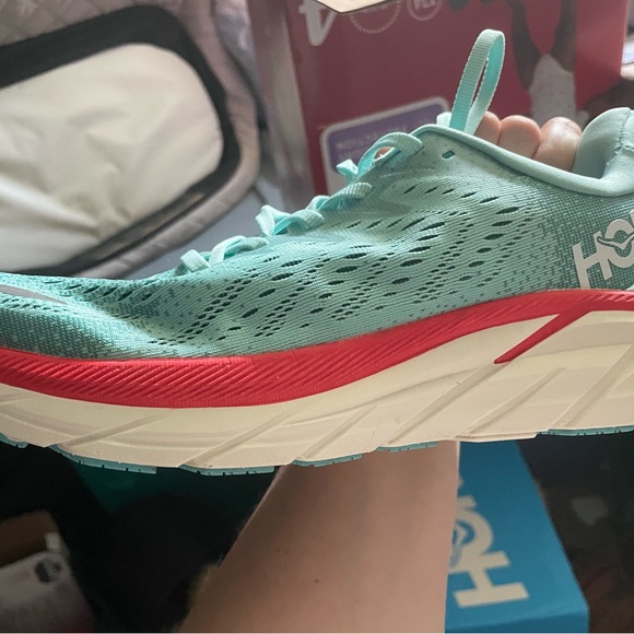 These are actually size 8 men’s. I wore once but they are too big. - Picture 4 of 7